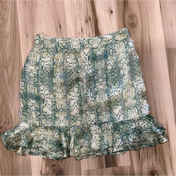 4SI3NNA Ruffle Green Python Print Mini Skirt size Small - Picture 3 of 5